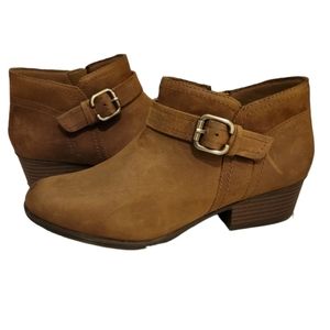 Clarks Womans Brown Suade Buckle Ankle Boots Size 8 1/2